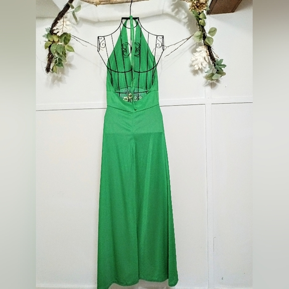 American Vintage :: 70's Queens Way to Fashion Green Halter Embroidered Dress - Picture 5 of 13